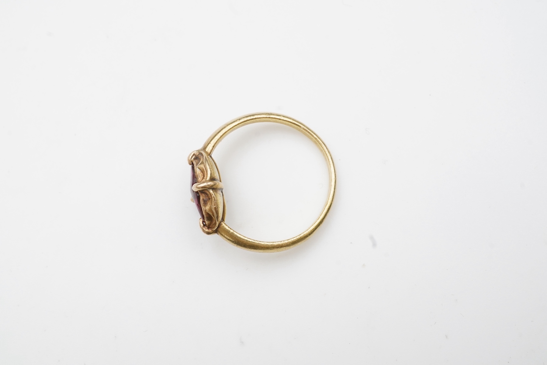 A spinel ring